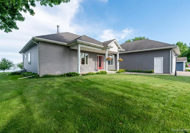 Photo 5 of Single family home for sale at 5871 Sandy Dr, Pinconning, MI 48650 | MLS# 61002484 | Listing updated on 2026-08-15