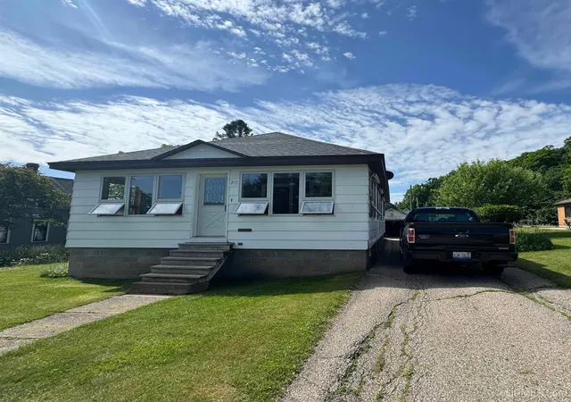 1st image of 211 Michigan Ave, Crystal Falls, MI 49920 | MLS# 50187464