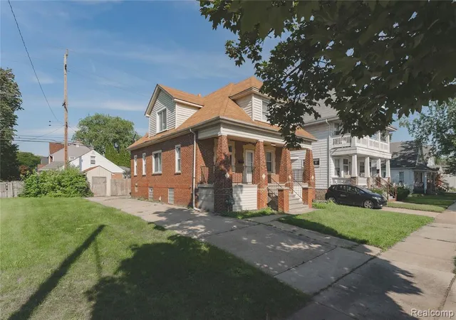 Photo 2 of Single family home for sale at 2308 10th St, Wyandotte, MI 48192 4107 | MLS# 61024059 | Listing updated on 2026-08-25