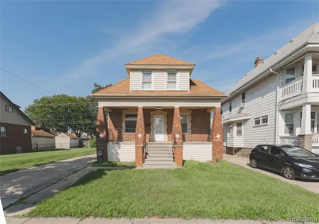 Photo 3 of Single family home for sale at 2308 10th St, Wyandotte, MI 48192 4107 | MLS# 61024059 | Listing updated on 2026-08-25