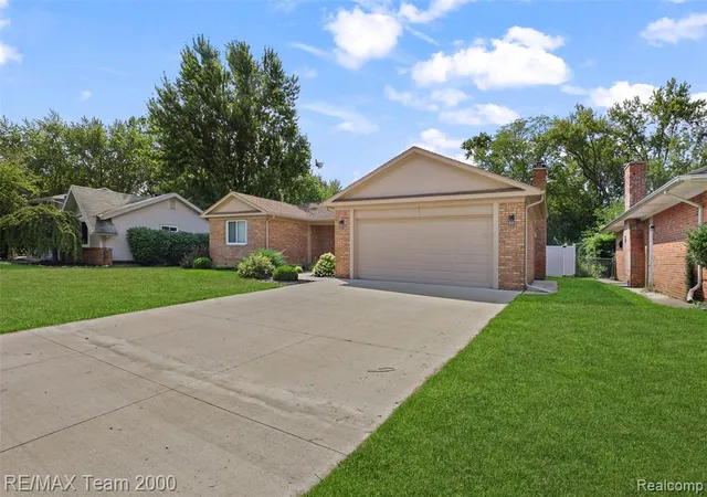 Photo 3 of Single family home for sale at 44001 S Umberland Cir, Canton, MI 48187 2700 | MLS# 61023503 | Listing updated on 2026-08-25