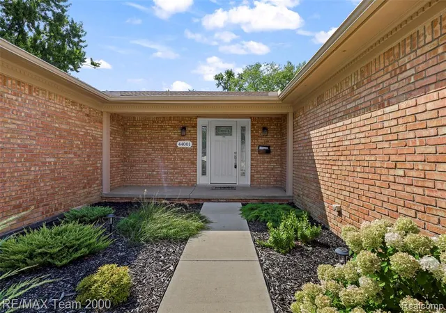 Photo 4 of Single family home for sale at 44001 S Umberland Cir, Canton, MI 48187 2700 | MLS# 61023503 | Listing updated on 2026-08-25