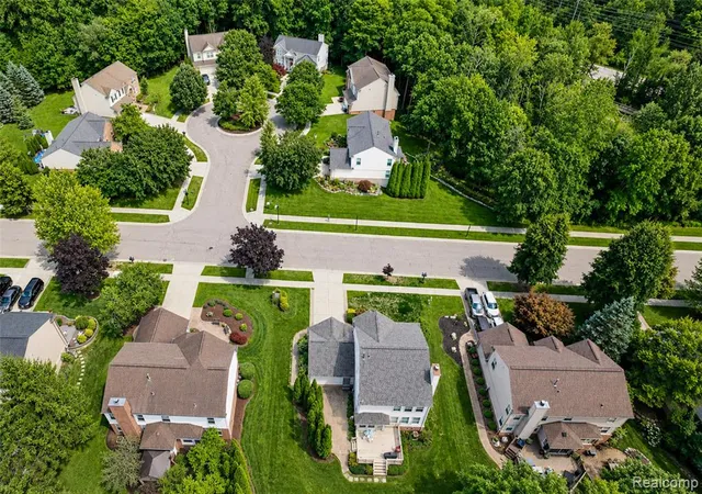 2nd image of 969 Hidden Creek Dr, South Lyon, MI 48178 2527 | MLS# 61023889