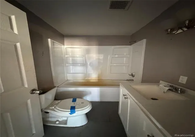 2nd image of 5784 Garland St, Detroit, MI 48213 3331 | MLS# 60980009