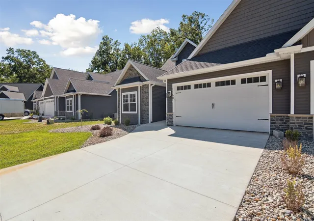 3rd image of 1160 Lochaven Cir, Hillsdale, MI 49242 | MLS# 70494026