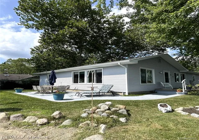 38th image of 350 Dewey Lake Bch, Brooklyn, MI 49230 9039 | MLS# 61023493