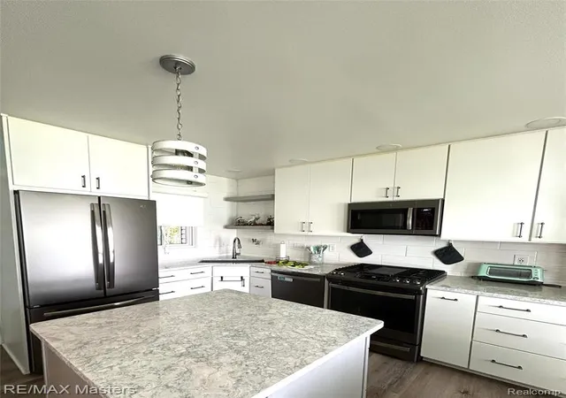 Photo 3 of Sale Pending at 350 Dewey Lake Bch, Brooklyn, MI 49230 9039 | MLS# 61023493 | Listing updated on 2026-09-23