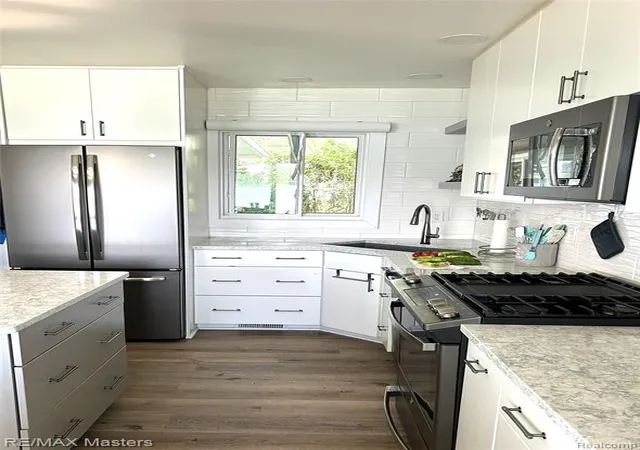 Photo 4 of Sale Pending at 350 Dewey Lake Bch, Brooklyn, MI 49230 9039 | MLS# 61023493 | Listing updated on 2026-09-23