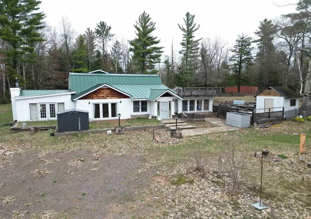 Photo 1 of Single family home for sale at 109 Brown Deer Rd, Marquette, MI 49855 | MLS# 50220201 | Listing updated on 2026-08-29