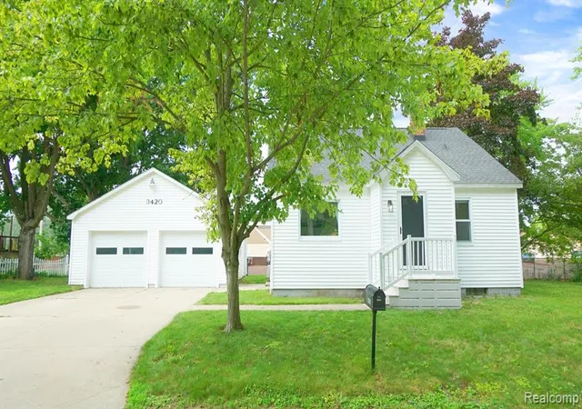 3rd image of 3420 Rivercrest Ct, Midland, MI 48640 | MLS# 61007911