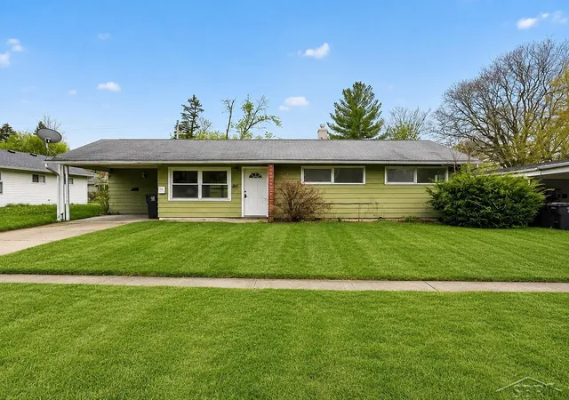 Homes for sale in Flint, MI | 1813 Bayberry Ln, Flint, MI 48507 | MLS# 50206114