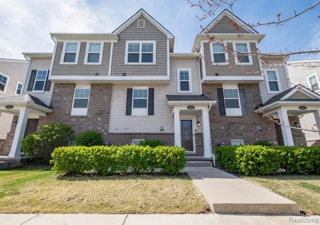 Homes for sale in Troy, MI | 4580 Bradley Cir #24, Troy, MI 48085 | MLS# 60995314