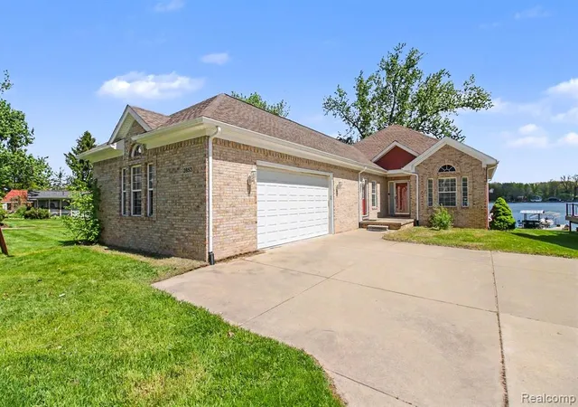 3rd image of 2853 Rubbins Rd, Howell, MI 48843 | MLS# 60977090