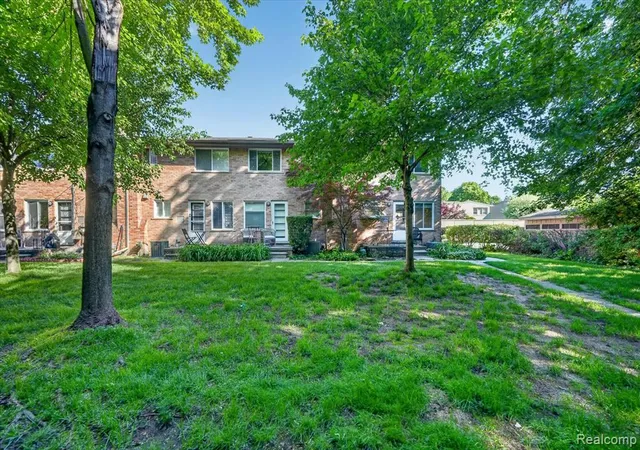 Homes for sale in Birmingham, MI | 1035 N Old Woodward Avenue, Birmingham, MI 48009 | Houzeo