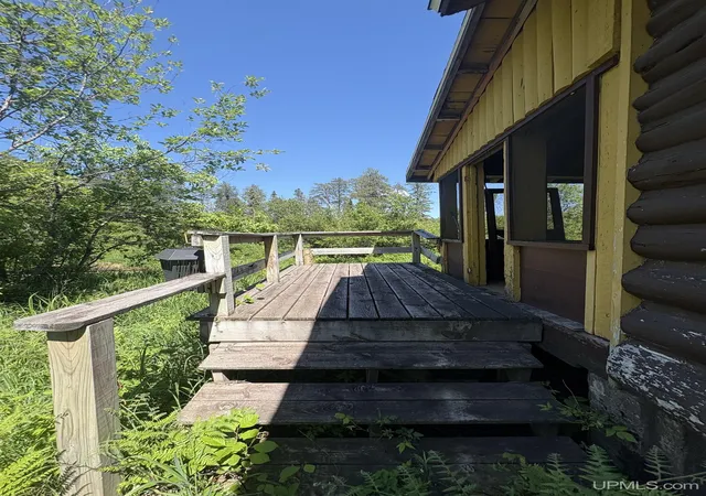 Homes for sale in Ishpeming, MI | 1607 Swanson Dr, Ishpeming, MI 49849 | MLS# 50213740