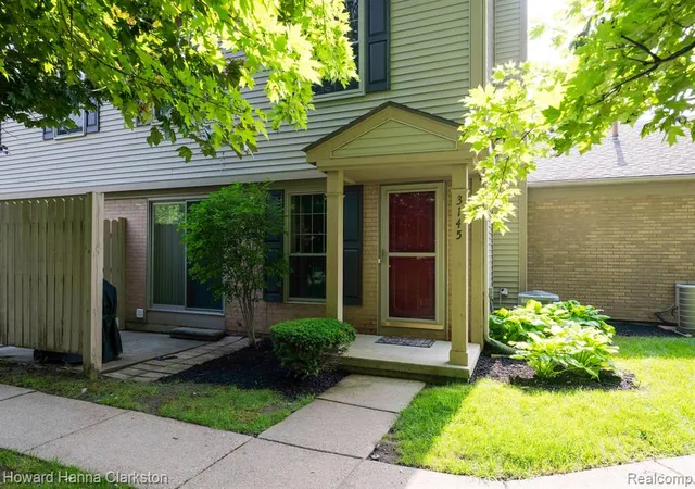 Photo 1 of Condo for sale at 3145 Hidden Ridge Dr, Waterford, MI 48328 2581 | MLS# 61025556 | Listing updated on 2026-10-04