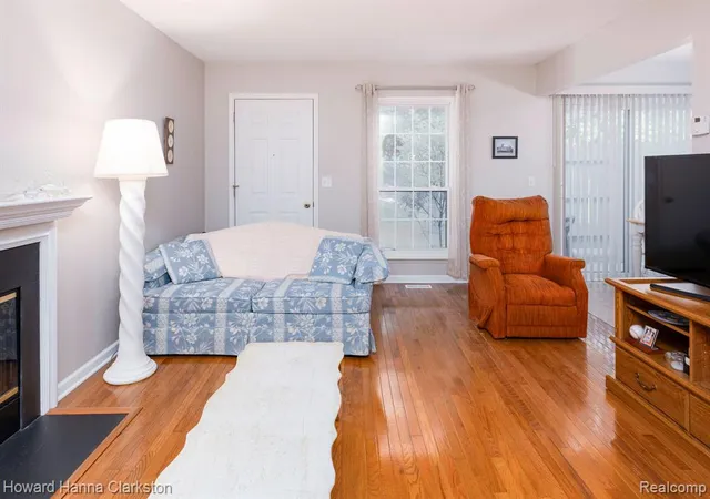 Photo 3 of Condo for sale at 3145 Hidden Ridge Dr, Waterford, MI 48328 2581 | MLS# 61025556 | Listing updated on 2026-10-04