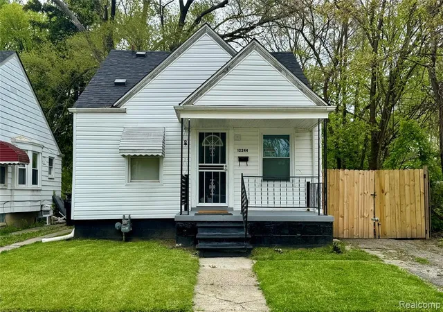 3rd image of 12244 Woodmont Ave, Detroit, MI 48227 1151 | MLS# 60971029
