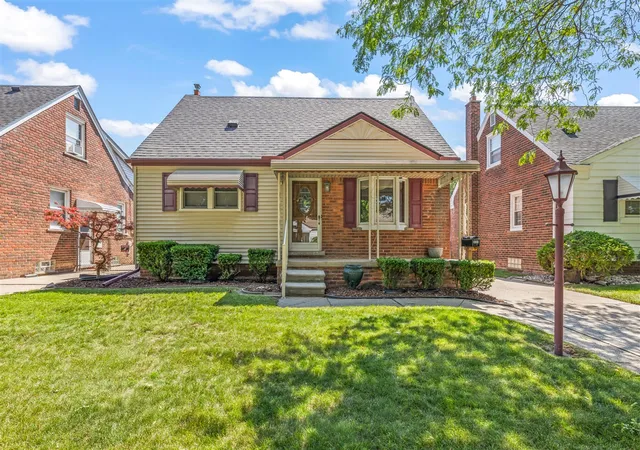 Homes for sale in Allen Park, MI | 9709 Laurence Ave, Allen Park, MI 48101 | MLS# 70542692