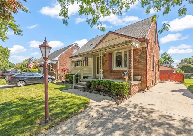 Homes for sale in Allen Park, MI | 9709 Laurence Ave, Allen Park, MI 48101 | MLS# 70542692