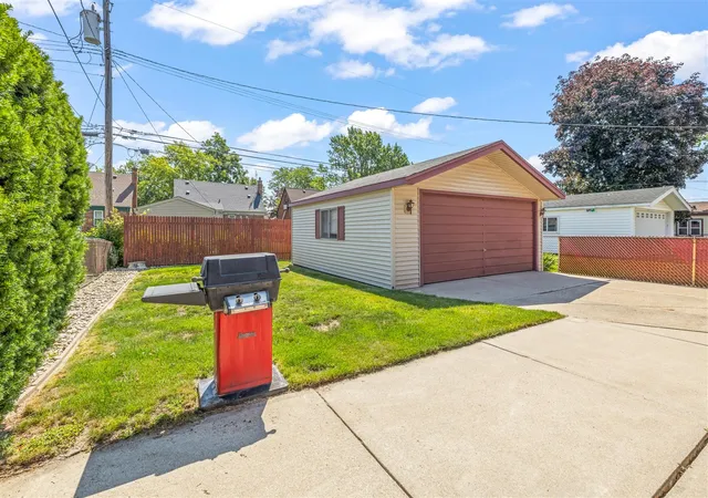 Homes for sale in Allen Park, MI | 9709 Laurence Ave, Allen Park, MI 48101 | MLS# 70542692