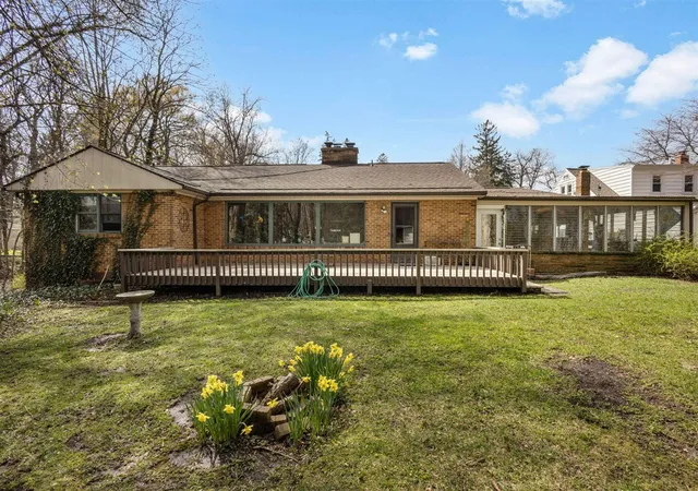 3rd image of 525 Prospect St, South Haven, MI 49090 | MLS# 70525972