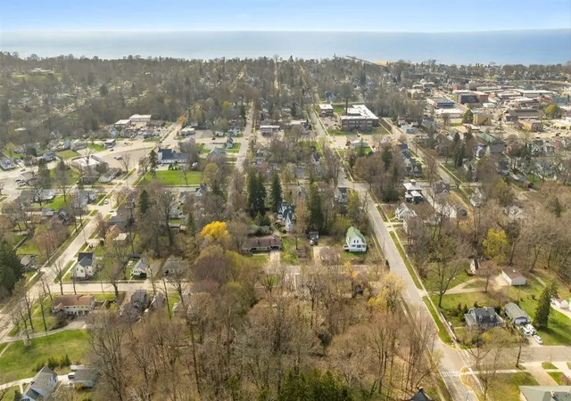 5th image of 525 Prospect St, South Haven, MI 49090 | MLS# 70525972
