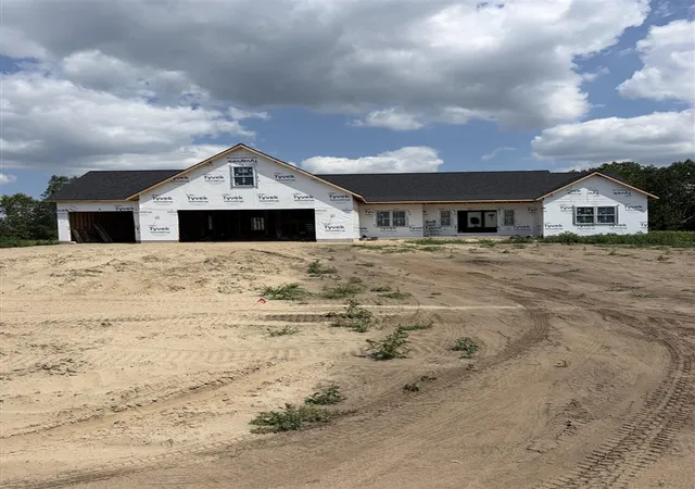 Photo 1 of Sale Pending at 6641 Van Buren St, Hudsonville, MI 49426 | MLS# 70527390 | Listing updated on 2026-08-28