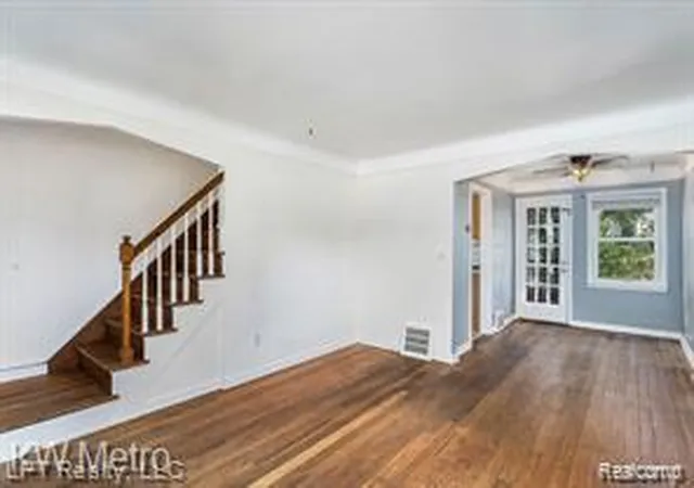 2nd image of 1009 E 4th St, Royal Oak, MI 48067 | MLS# 61016427