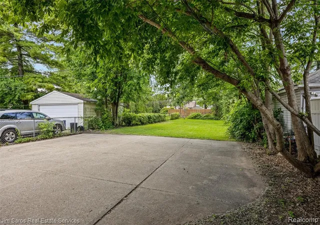 4th image of 22911 Hayes Ave, Eastpointe, MI 48021 | MLS# 61002980