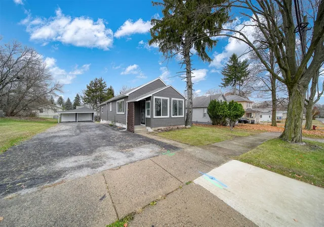 1st image of 328 Adams St, Jackson, MI 49202 | MLS# 70507250