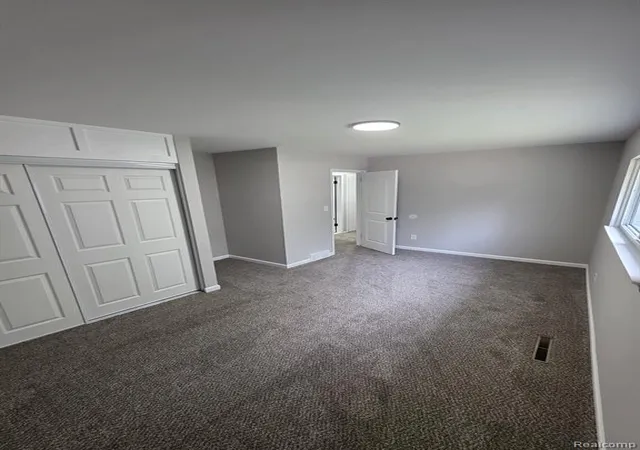 4th image of 32150 Florence St, Garden City, MI 48135 | MLS# 61015376