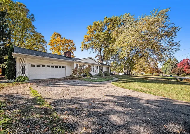 Photo 2 of Single family home for sale at 3120 Lorrie Dr, Spring Arbor, MI 49283 | MLS# 70500933 | Listing updated on 2025-10-25