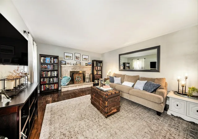 Photo 3 of Single family home for sale at 3120 Lorrie Dr, Spring Arbor, MI 49283 | MLS# 70500933 | Listing updated on 2025-10-25