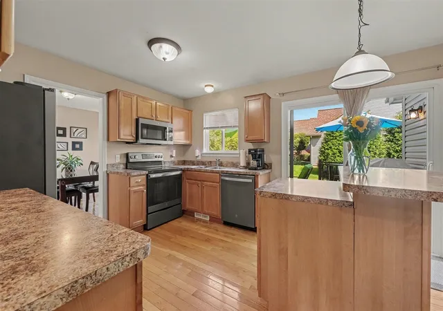5th image of 913 Darwin Dr, Chelsea, MI 48118 | MLS# 70550008