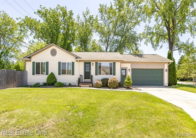 1st image of 3103 Crooks Rd, Rochester Hills, MI 48309 | MLS# 60996846