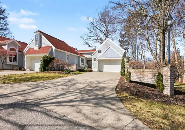 Photo 1 of Sale Pending at 16840 Landing Dr, Spring Lake, MI 49456 | MLS# 70525296 | Listing updated on 2026-08-31