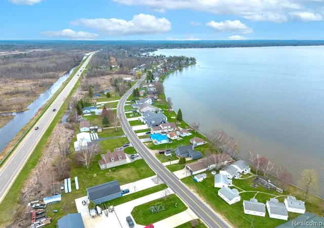 Homes for sale in Houghton Lake, MI | 12508 West Shor E West Shore Dr, Houghton Lake, MI 48629 | MLS# 60994111