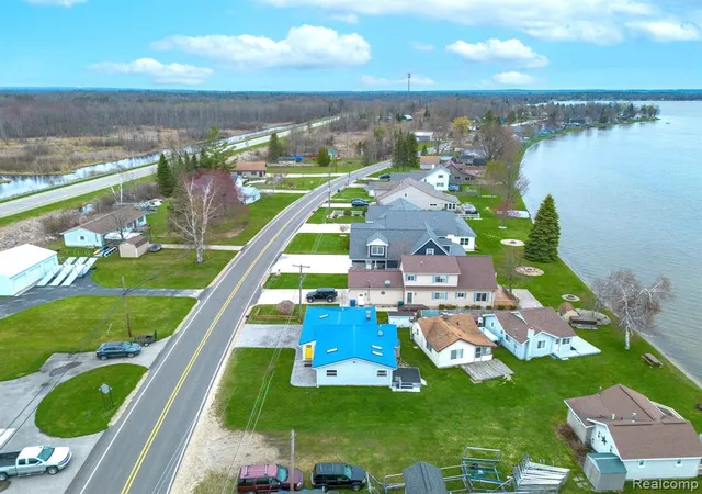 Homes for sale in Houghton Lake, MI | 12508 West Shor E West Shore Dr, Houghton Lake, MI 48629 | MLS# 60994111
