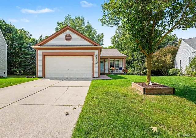 Photo 3 of Single family home for sale at 1565 Marshbank Ct, Pontiac, MI 48340 1070 | MLS# 61024949 | Listing updated on 2026-09-14