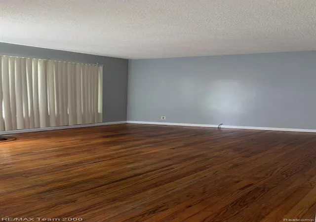 Homes for sale in Taylor, MI | 8094 Oak St, Taylor, MI 48180 | MLS# 61003724