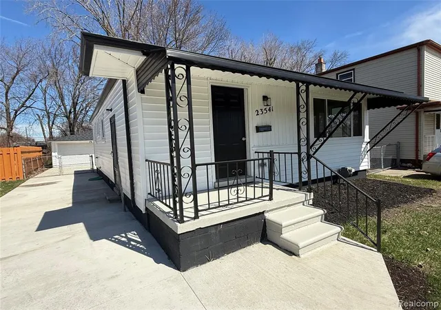Homes for sale in Saint Clair Shores, MI | 23541 Elmira St, Saint Clair Shores, MI 48082 | MLS# 61002584
