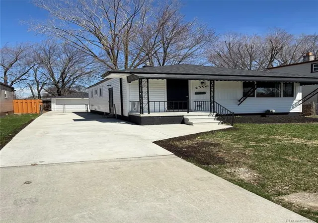 Homes for sale in Saint Clair Shores, MI | 23541 Elmira St, Saint Clair Shores, MI 48082 | MLS# 61002584