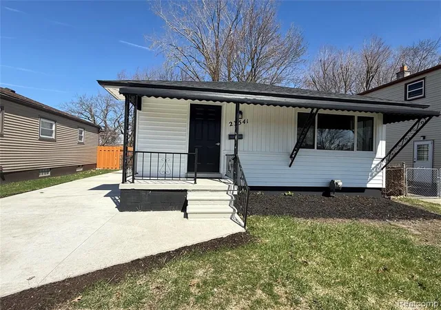 Homes for sale in Saint Clair Shores, MI | 23541 Elmira St, Saint Clair Shores, MI 48082 | MLS# 61002584