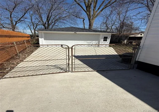 Homes for sale in Saint Clair Shores, MI | 23541 Elmira St, Saint Clair Shores, MI 48082 | MLS# 61002584