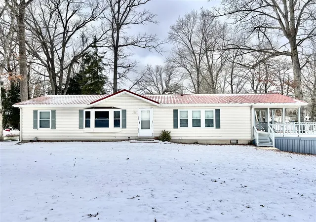Homes for sale in Reading, MI | 5482 Circle Dr, Reading, MI 49274 | MLS# 70517768