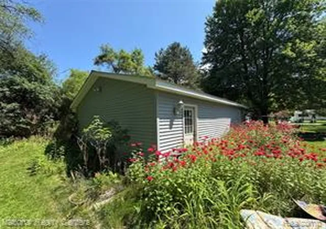 Homes for sale in Commerce Township, MI | 3090 Massena St, Commerce Township, MI 48382 | MLS# 61006943