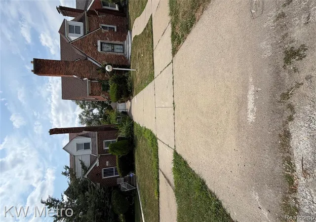 Photo 2 of Single family home for sale at 18411 Snowden St, Detroit, MI 48235 1361 | MLS# 61014970 | Listing updated on 2026-08-28