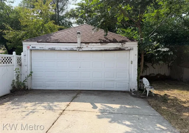Photo 4 of Single family home for sale at 18411 Snowden St, Detroit, MI 48235 1361 | MLS# 61014970 | Listing updated on 2026-08-28