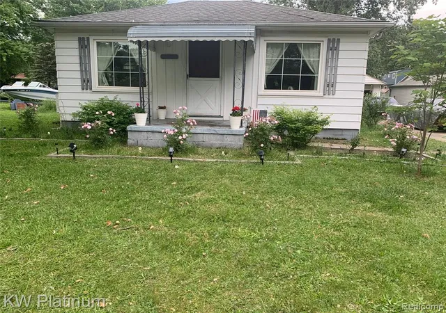 Homes for sale in Harrison Township, MI | 27135 Ballard St, Harrison Township, MI 48045 | MLS# 60984344